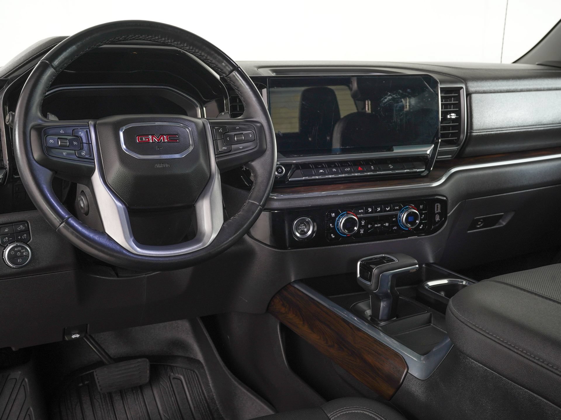 Used 2023 GMC Sierra 1500 SLT AWD/4WD image 15