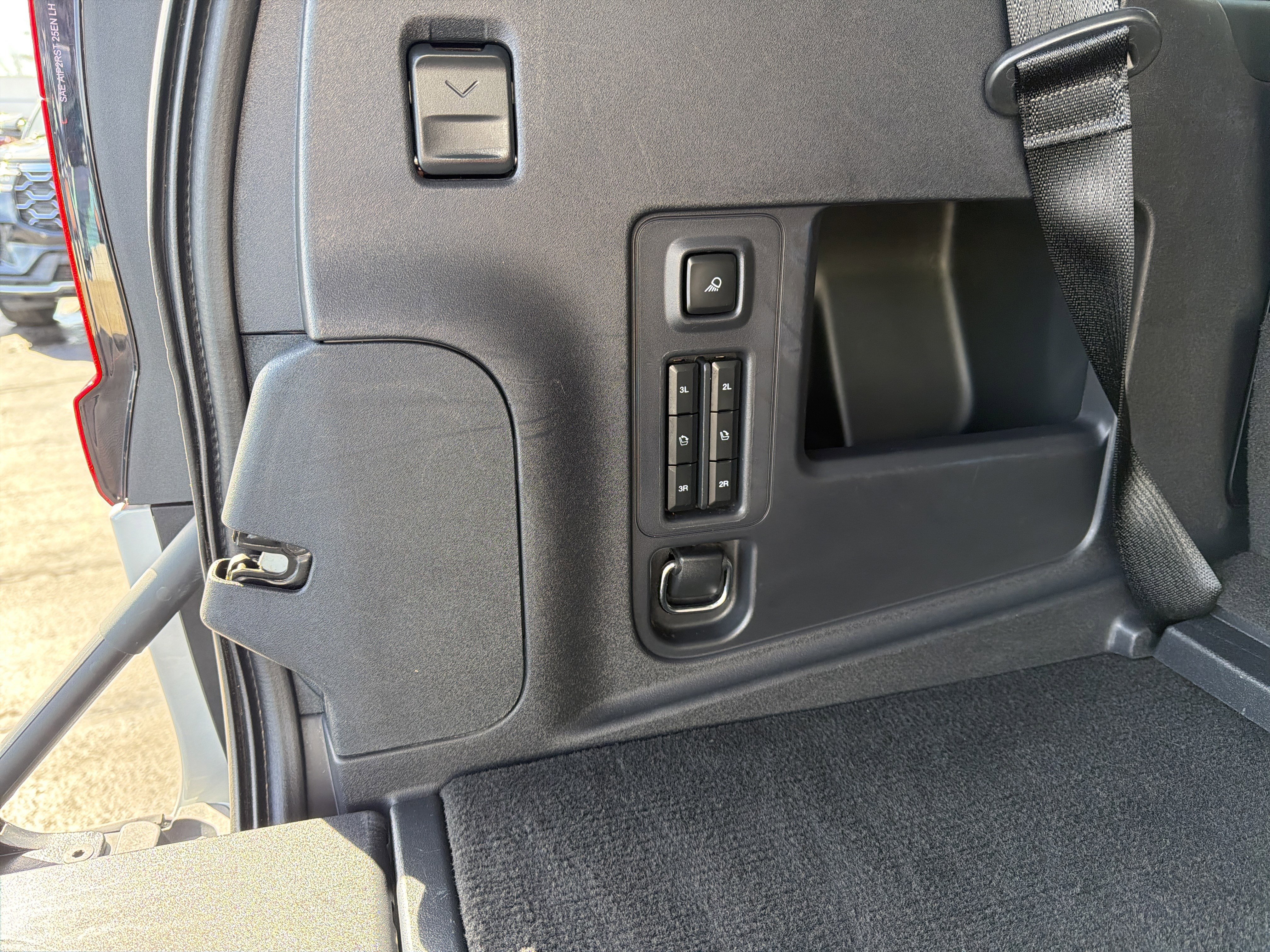 Certified 2025 Ford Expedition Active AWD/4WD image 17
