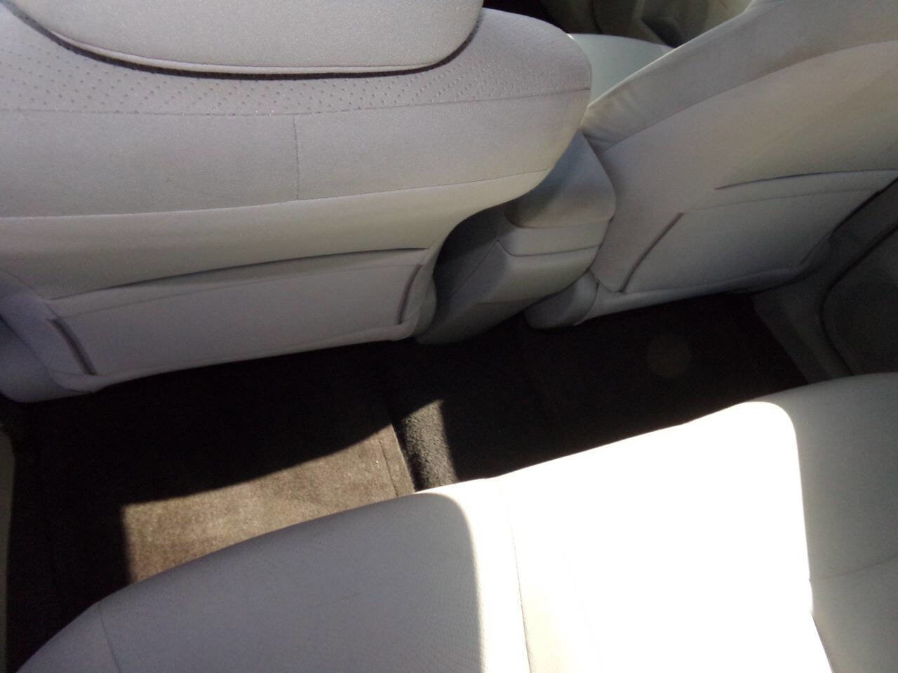 Used 2012 Toyota Prius Two FWD image 15