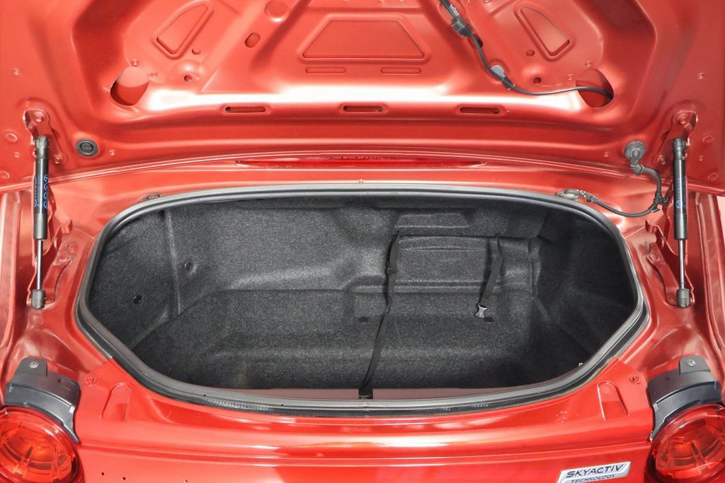 Used 2016 MAZDA MX-5 Miata Club RWD image 14