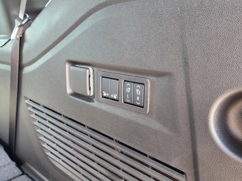 New 2026 GMC Yukon Elevation image 51