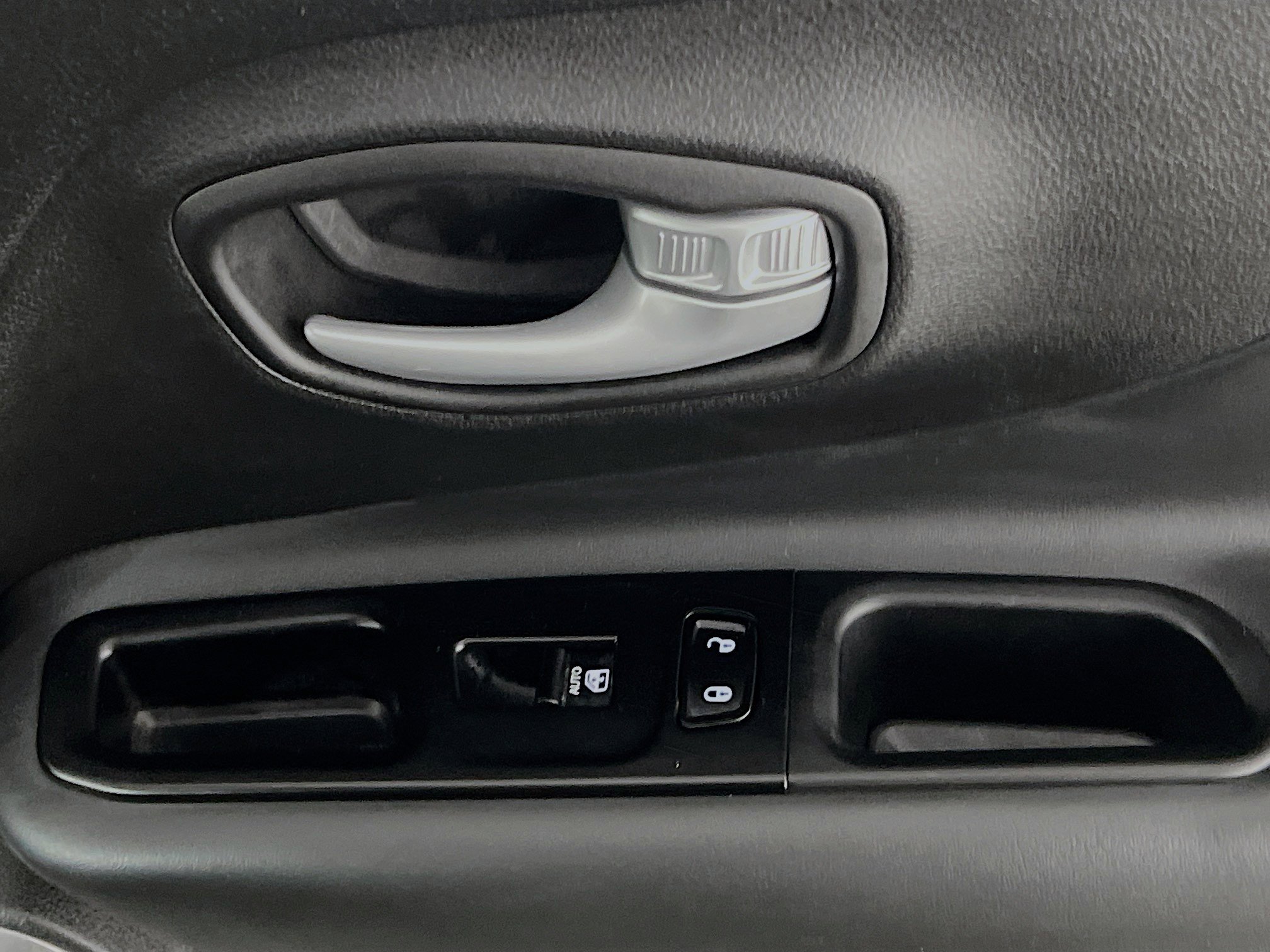 Used 2023 Jeep Renegade Latitude image 32