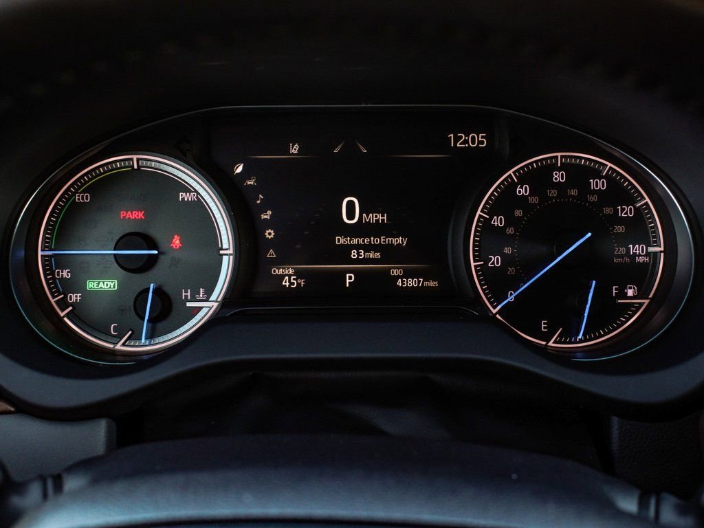 Used 2023 Toyota Venza XLE image 16