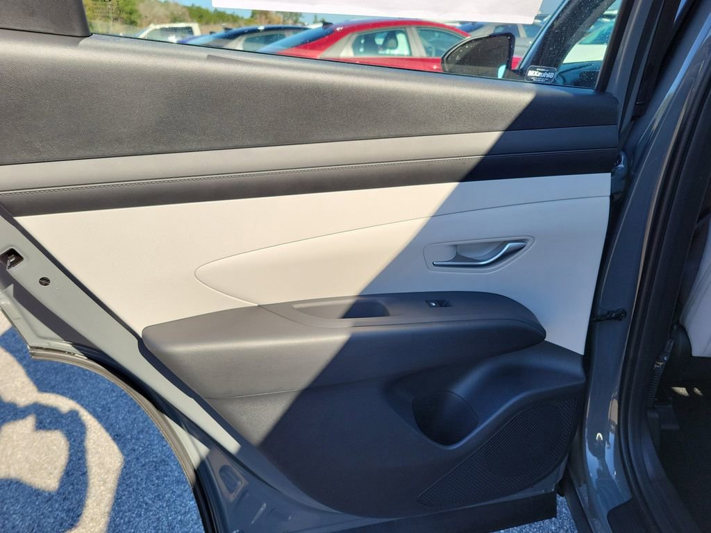 New 2026 Hyundai Tucson SE image 12