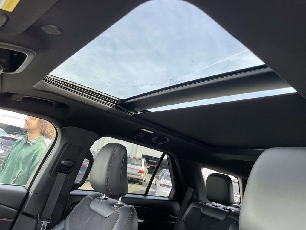 Used 2025 Ford Explorer ST w/ Sun And Sound Package image 32