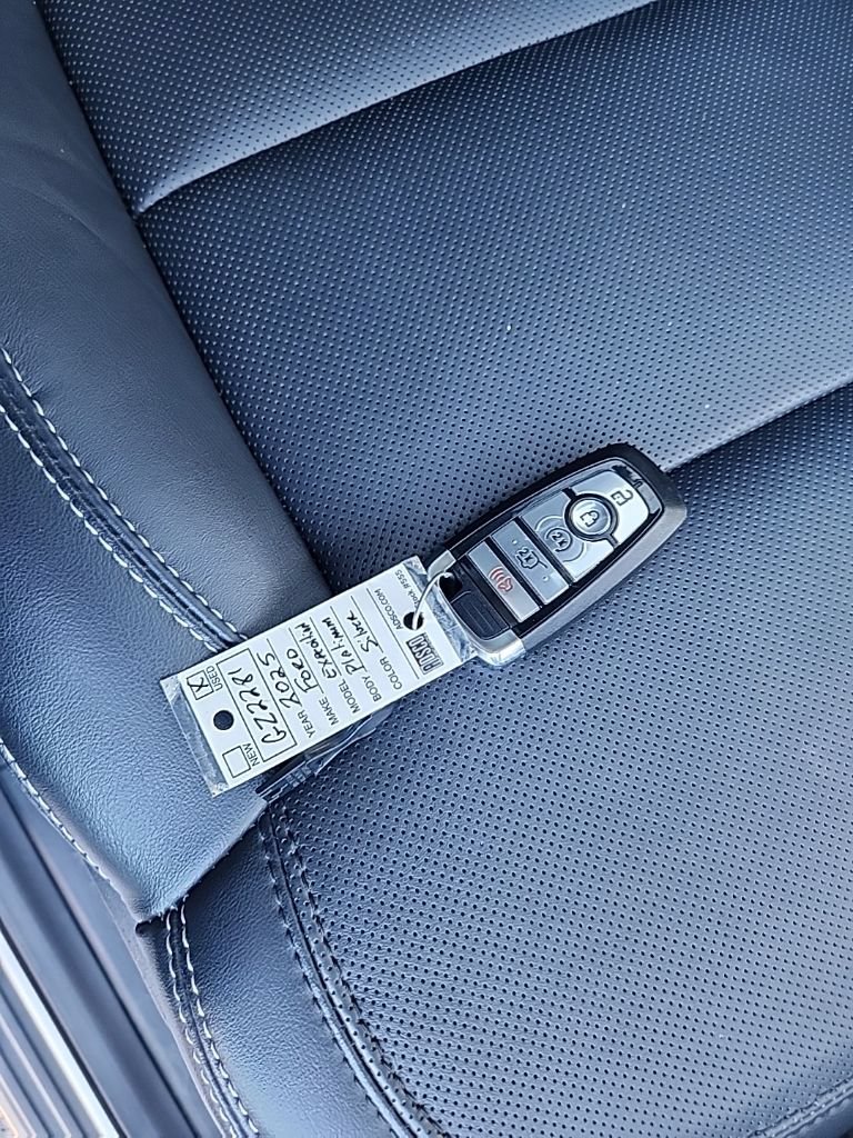 Used 2025 Ford Expedition Platinum AWD/4WD image 43