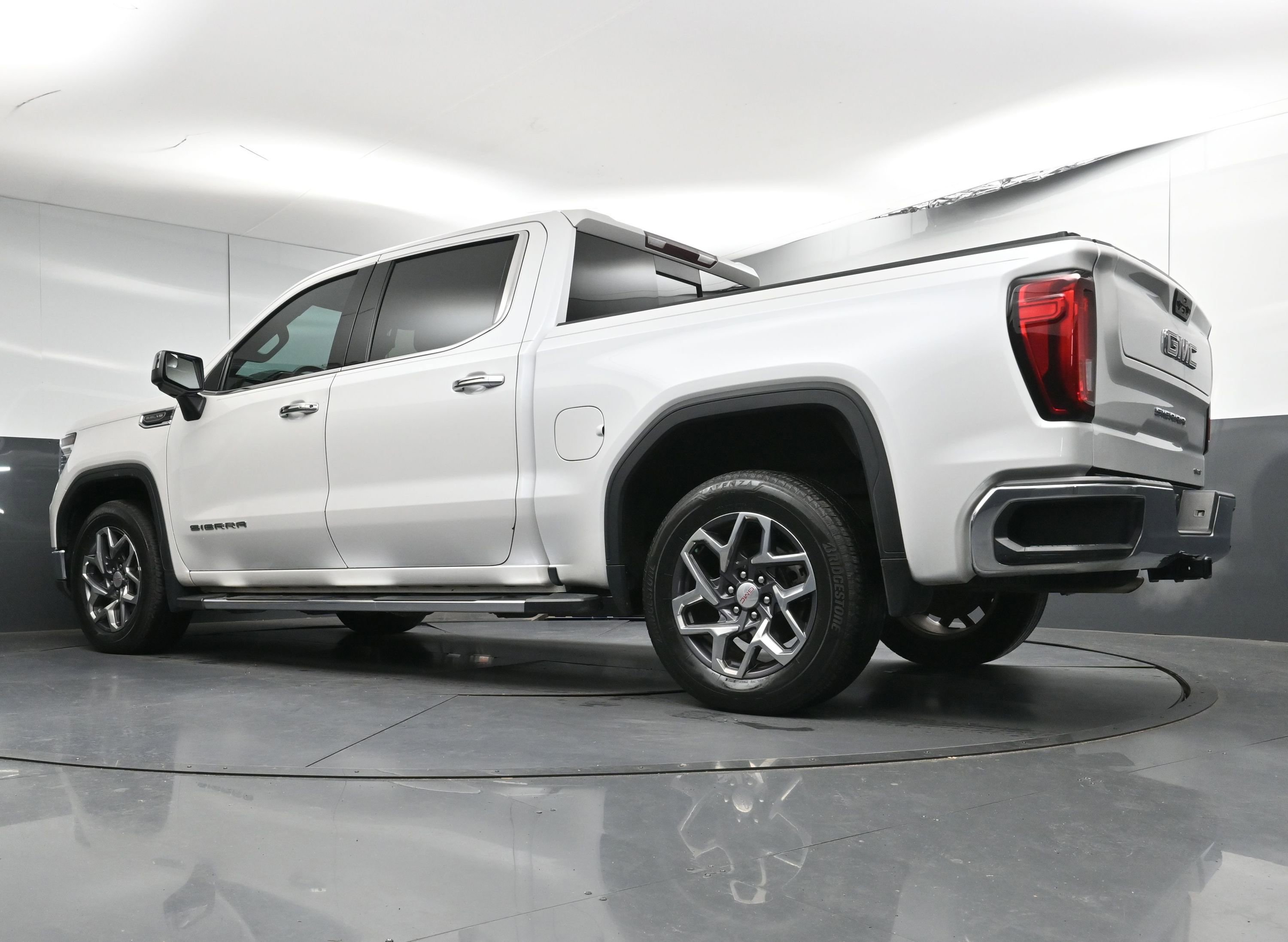 Used 2023 GMC Sierra 1500 SLT w/ SLT Premium Package image 36