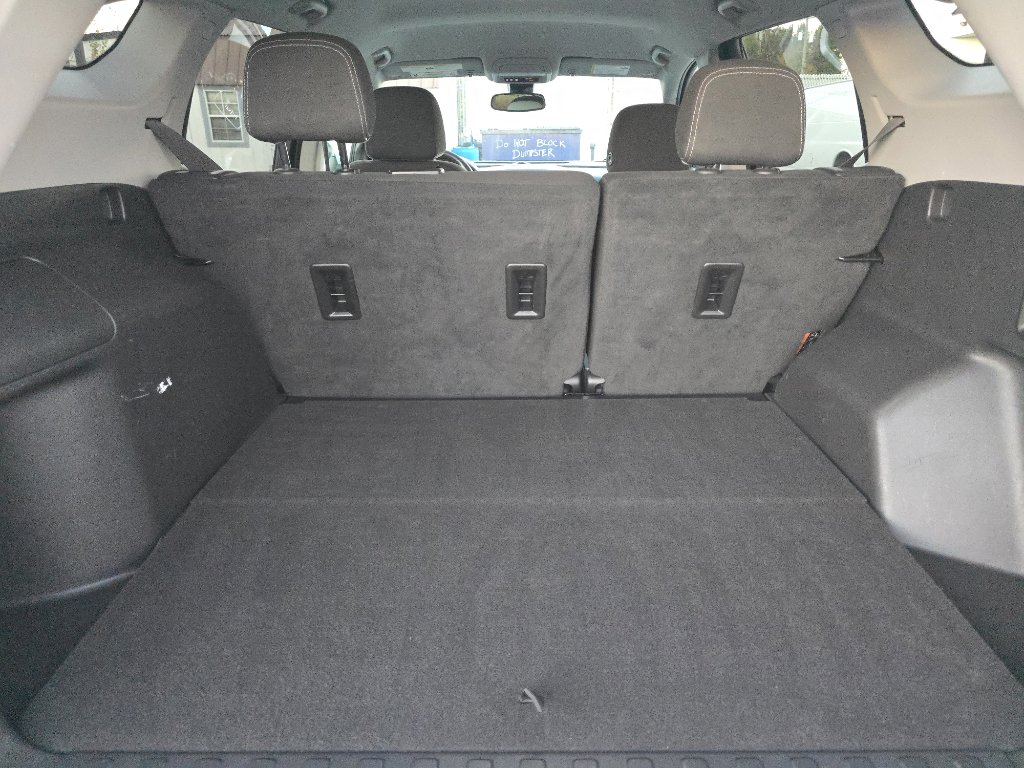 Used 2023 GMC Terrain SLE w/ Driver Convenience Package image 15