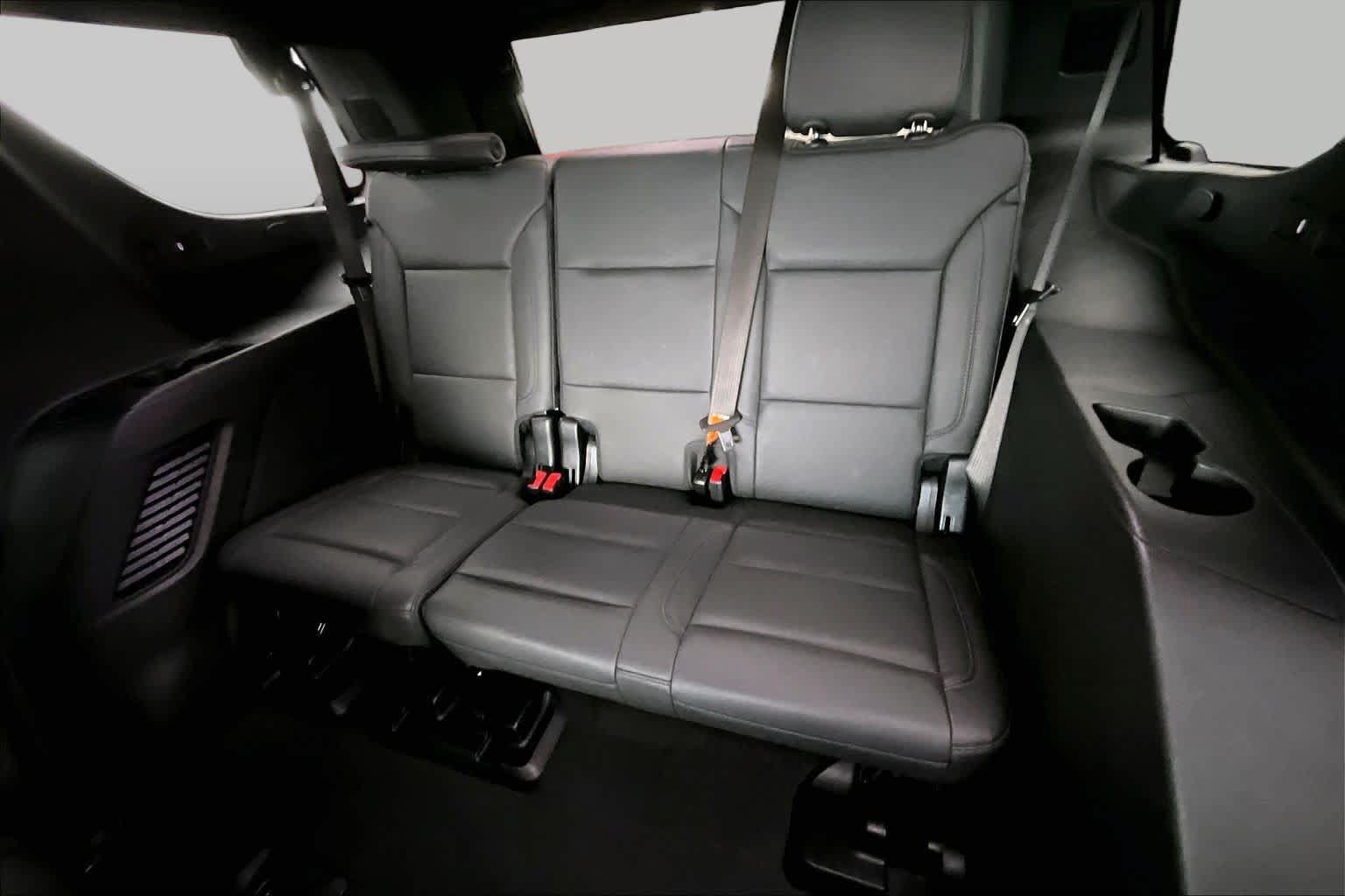 Used 2024 Chevrolet Tahoe LT w/ Luxury Package RWD image 35