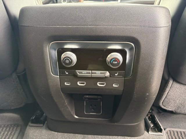 Used 2024 GMC Yukon Denali Ultimate image 34