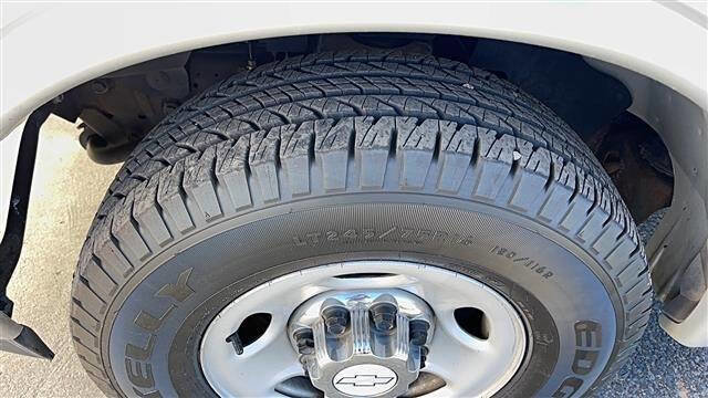 Used 2017 Chevrolet Express 3500 LT w/ LT Preferred Equipment Group image 7