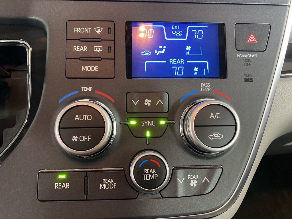 Used 2018 Toyota Sienna XLE w/ XLE Navigation Package image 15