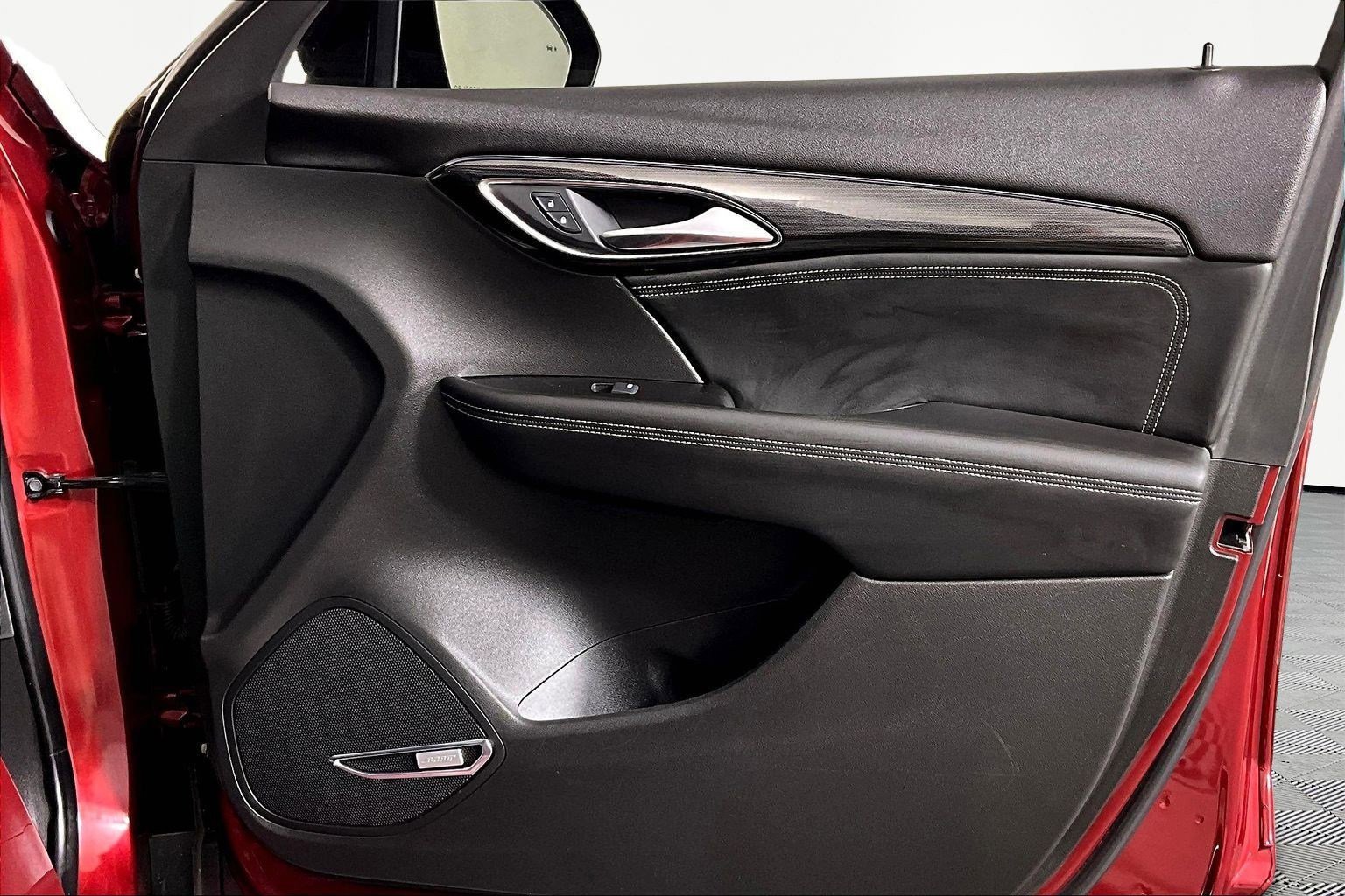 Used 2021 Buick Envision Essence w/ Technology Package I image 28