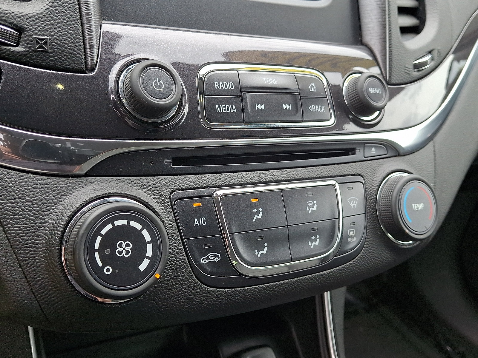 Used 2015 Chevrolet Impala LS w/ LS Convenience Package FWD image 14
