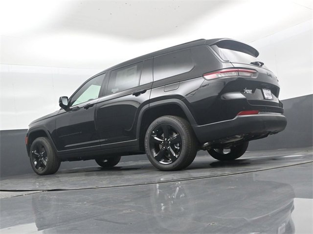 New 2025 Jeep Grand Cherokee L Altitude image 32