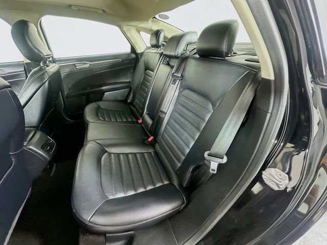 Used 2017 Ford Fusion SE w/ Equipment Group 202A image 31