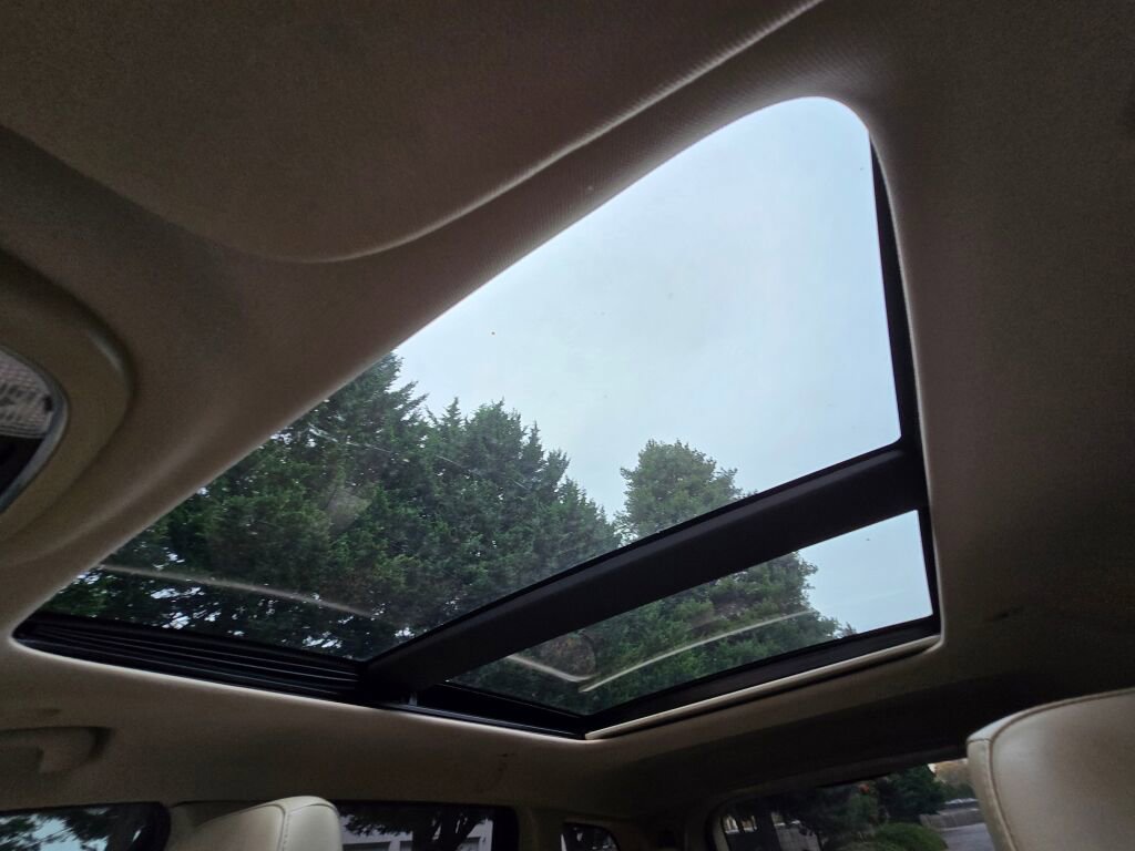 Used 2020 Jeep Grand Cherokee Limited w/ Luxury Group II image 36