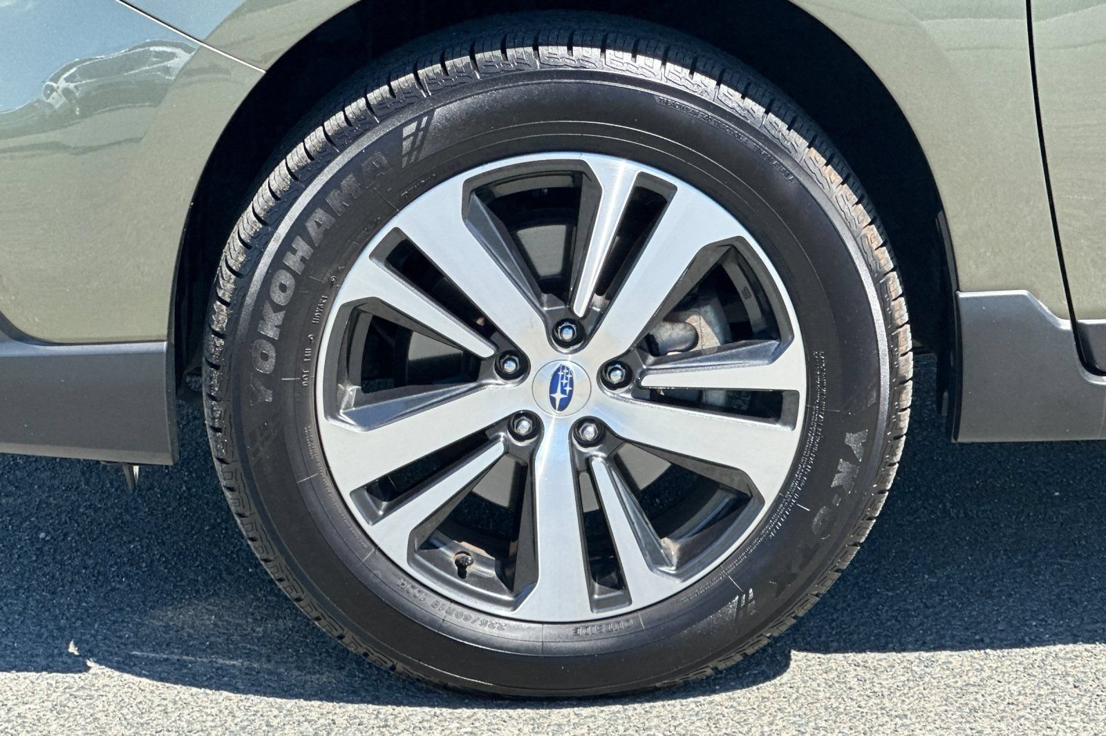 Used 2018 Subaru Outback 2.5i Limited AWD/4WD image 25