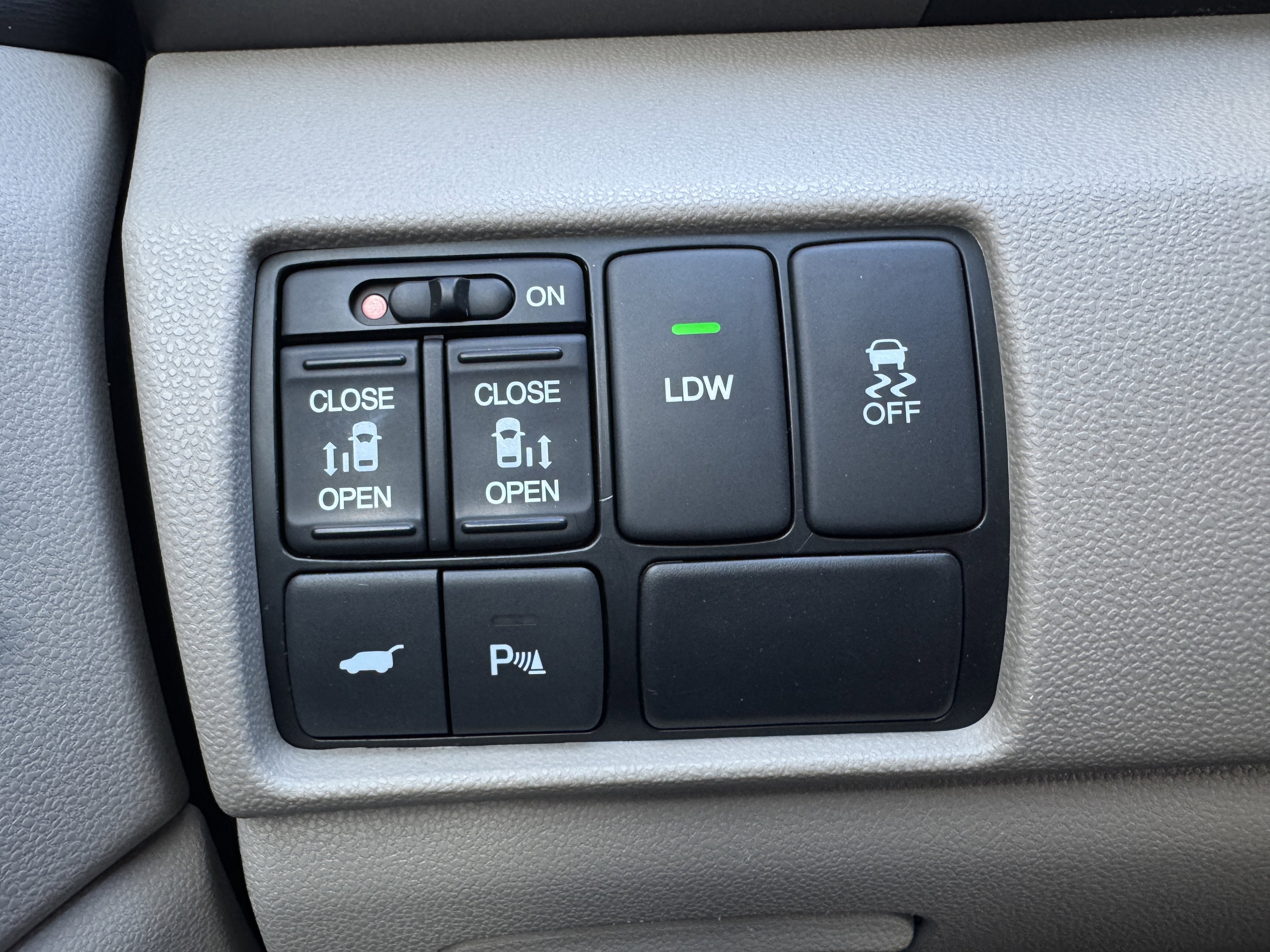 Used 2014 Honda Odyssey Touring Elite image 22