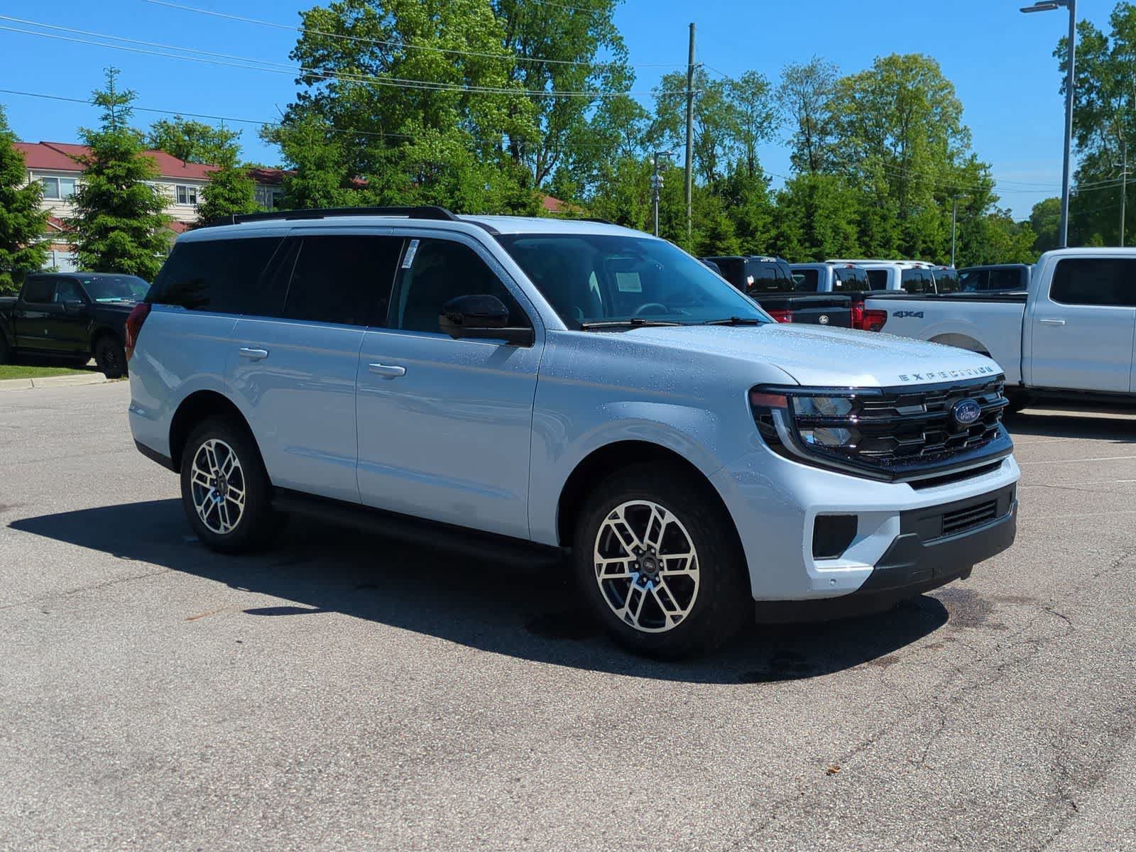 New 2026 Ford Expedition Active AWD/4WD image 2