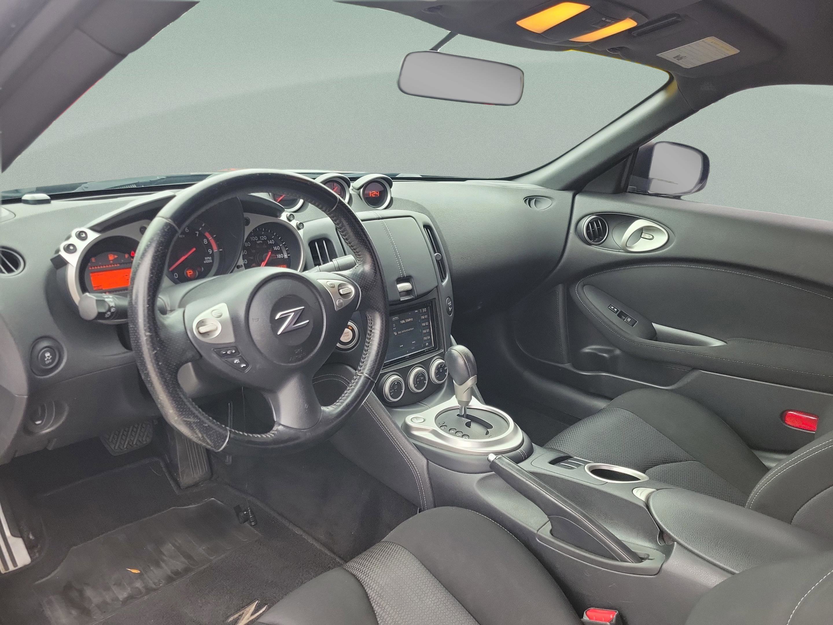 Used 2015 Nissan 370Z Coupe image 7