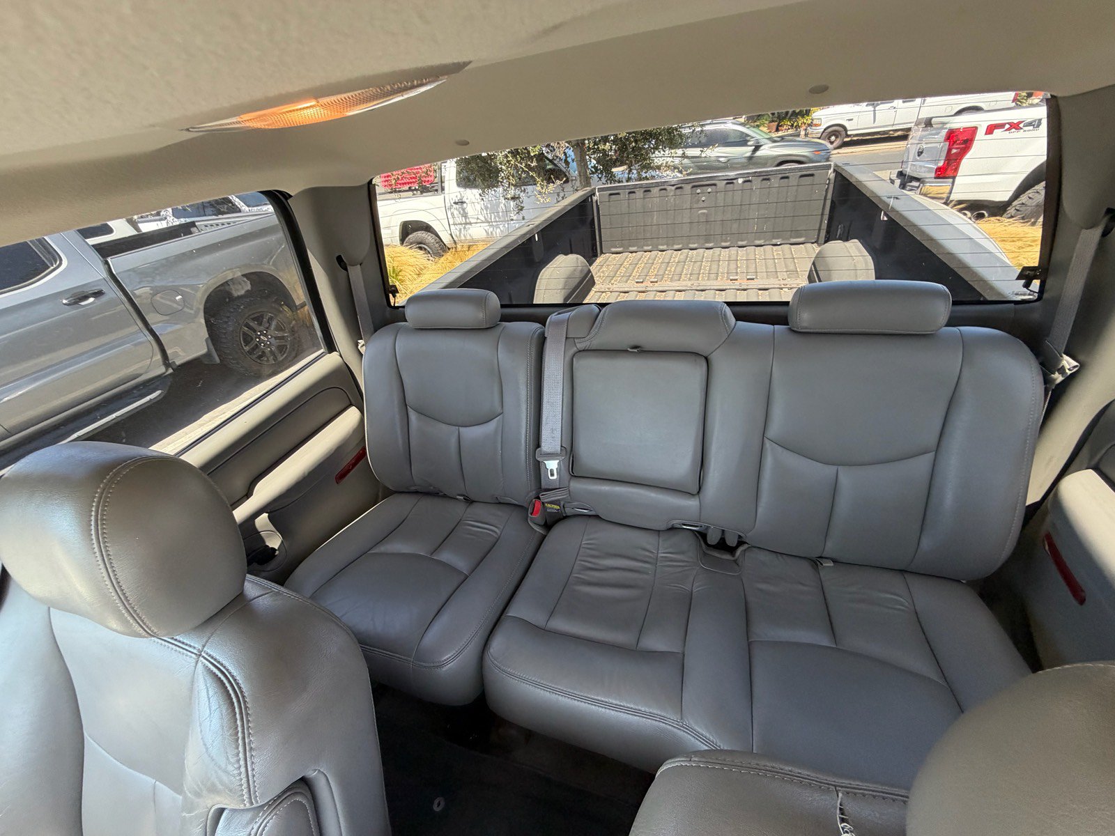 Used 2004 GMC Sierra 3500 SLT w/ Heavy-Duty Power Package AWD/4WD image 18