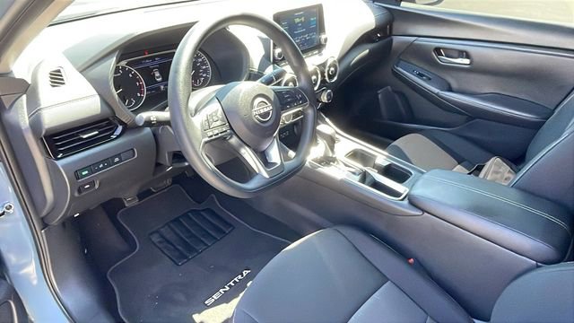Used 2025 Nissan Sentra SV w/ Trunk Package image 10