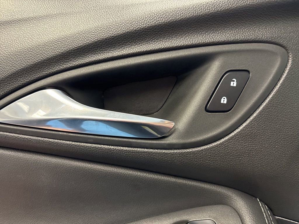 Used 2023 Buick Encore GX Select w/ Sport Touring Package image 23