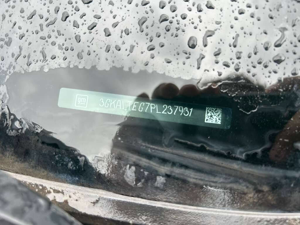 Used 2023 GMC Terrain SLE w/ Driver Convenience Package image 17