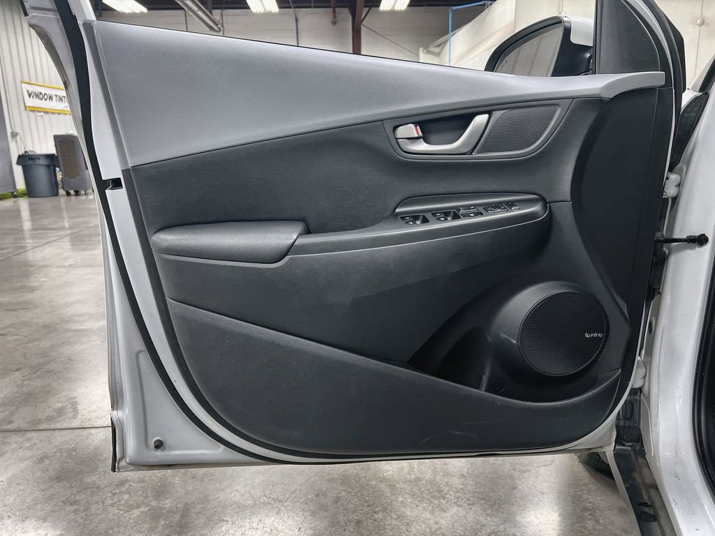 Used 2019 Hyundai Kona Limited image 16