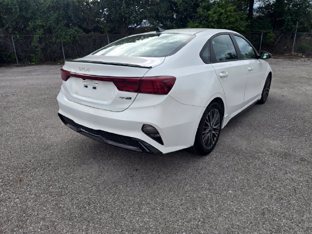 Used 2023 Kia Forte GT-Line w/ GT-Line Premium Package FWD image 4