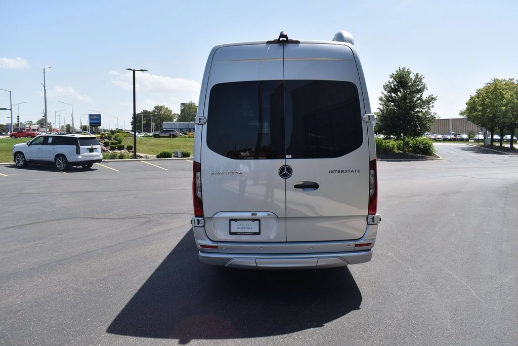 Used 2022 Mercedes-Benz Sprinter 3500 image 4