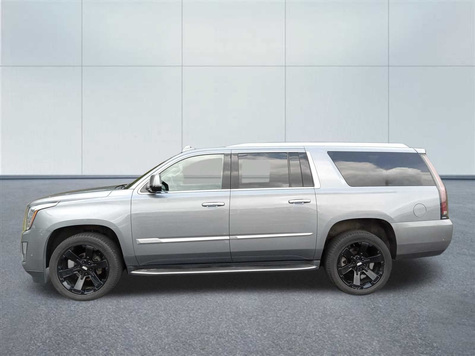 Used 2020 Cadillac Escalade ESV Luxury AWD/4WD image 2