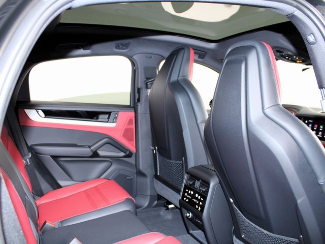 New 2025 Porsche Cayenne Coupe image 25