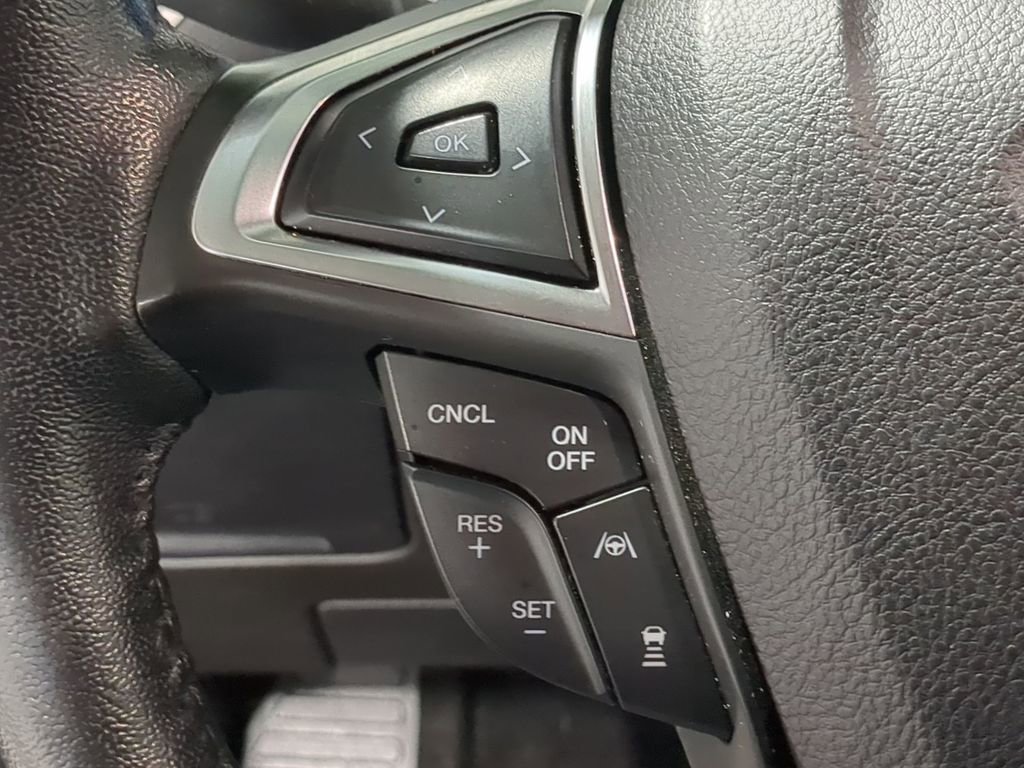 Used 2020 Ford Edge SEL image 36