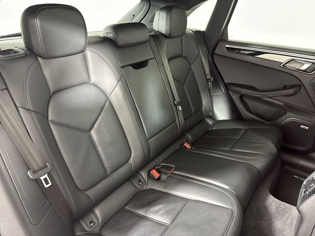 Certified 2023 Porsche Macan S image 23
