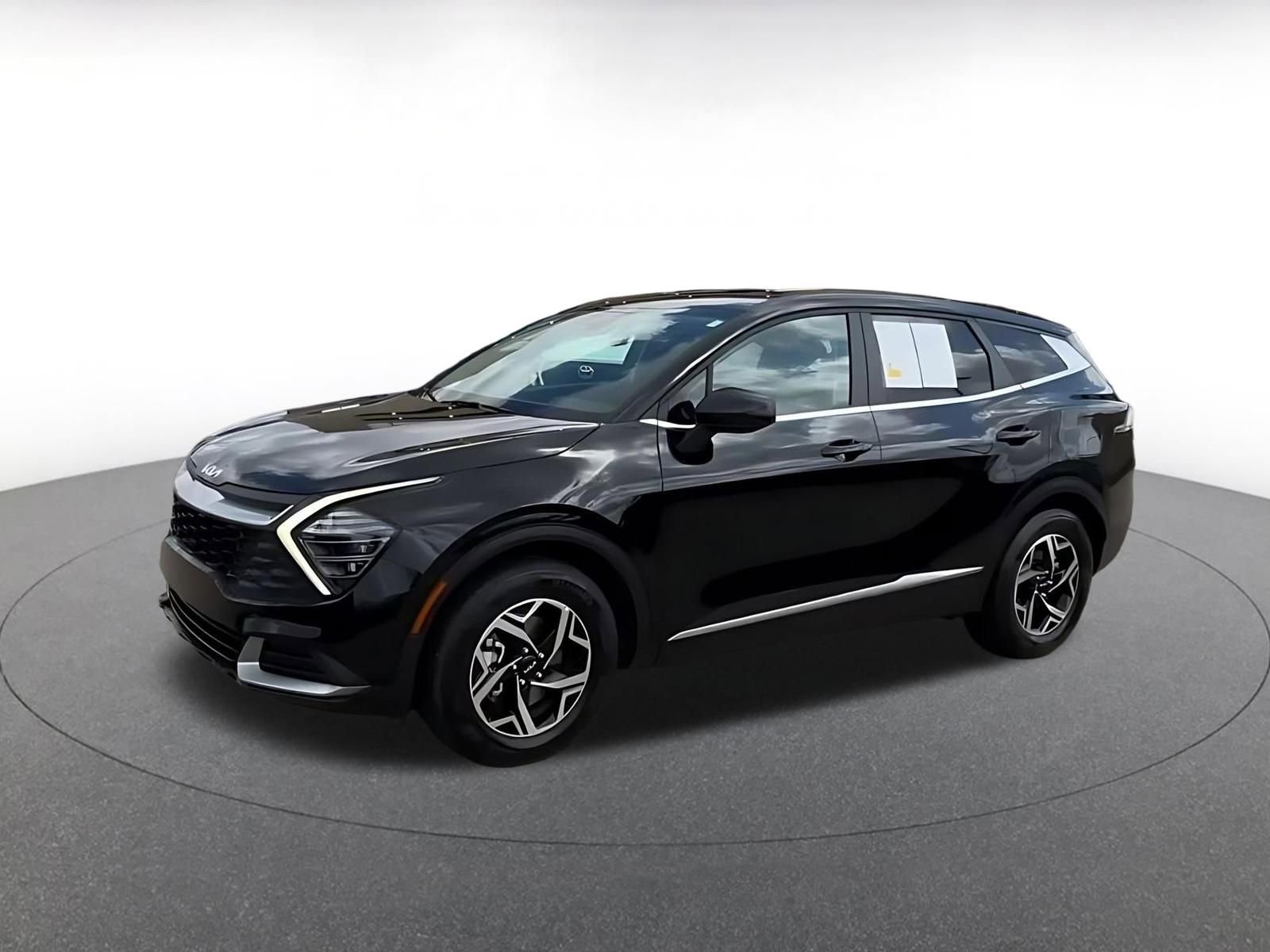 Used 2025 Kia Sportage LX image 8