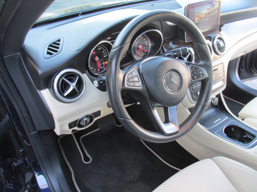 Used 2017 Mercedes-Benz CLA 250 4MATIC image 37