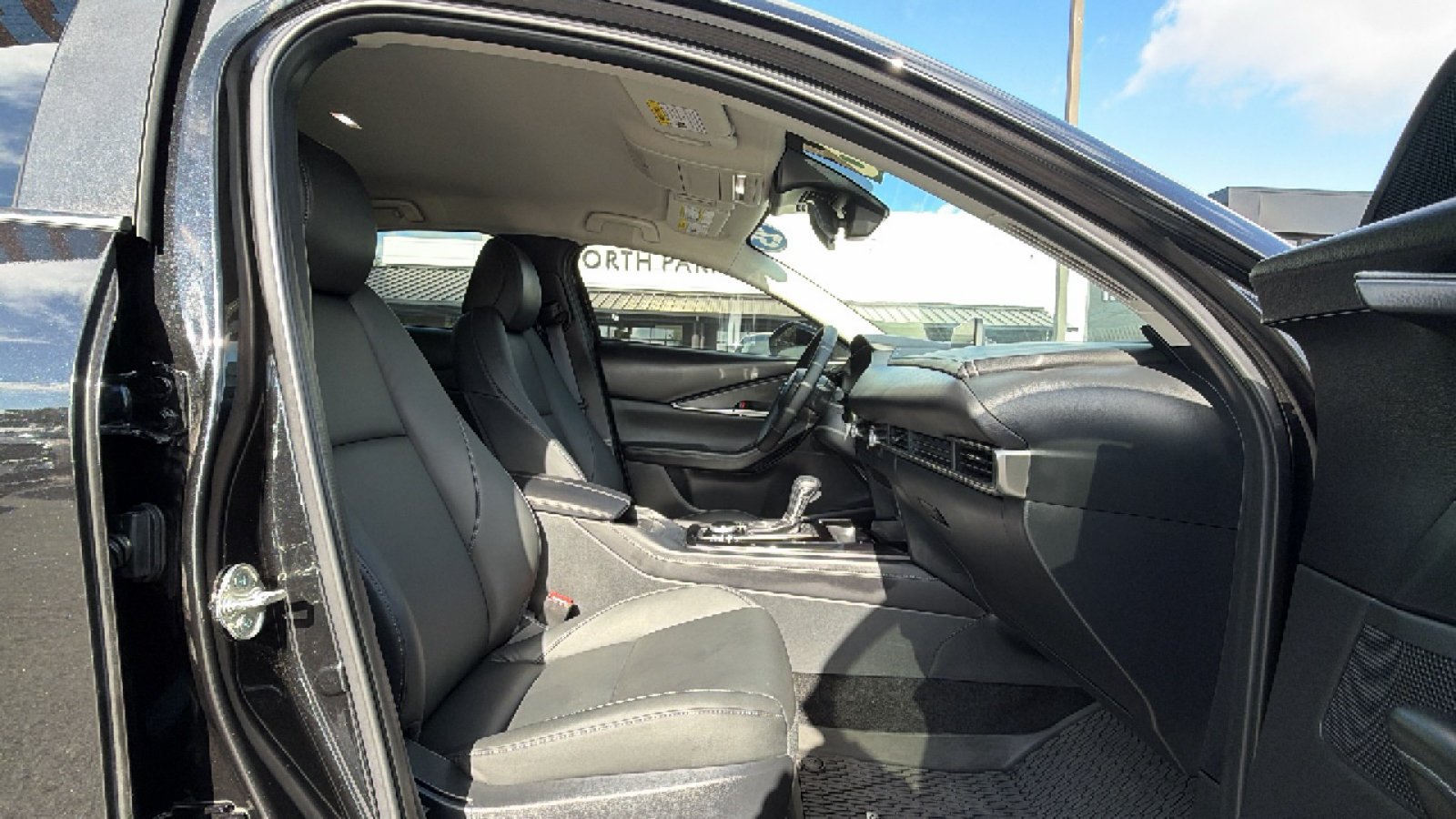 Certified 2025 MAZDA CX-30 AWD 2.5 S w/ Select Sport Pkg image 29