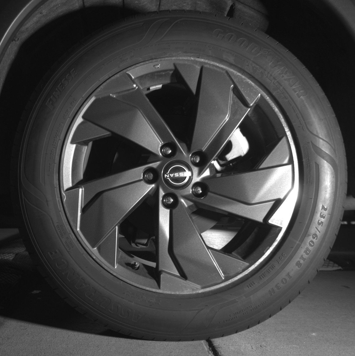 Used 2025 Nissan Rogue SV FWD image 14
