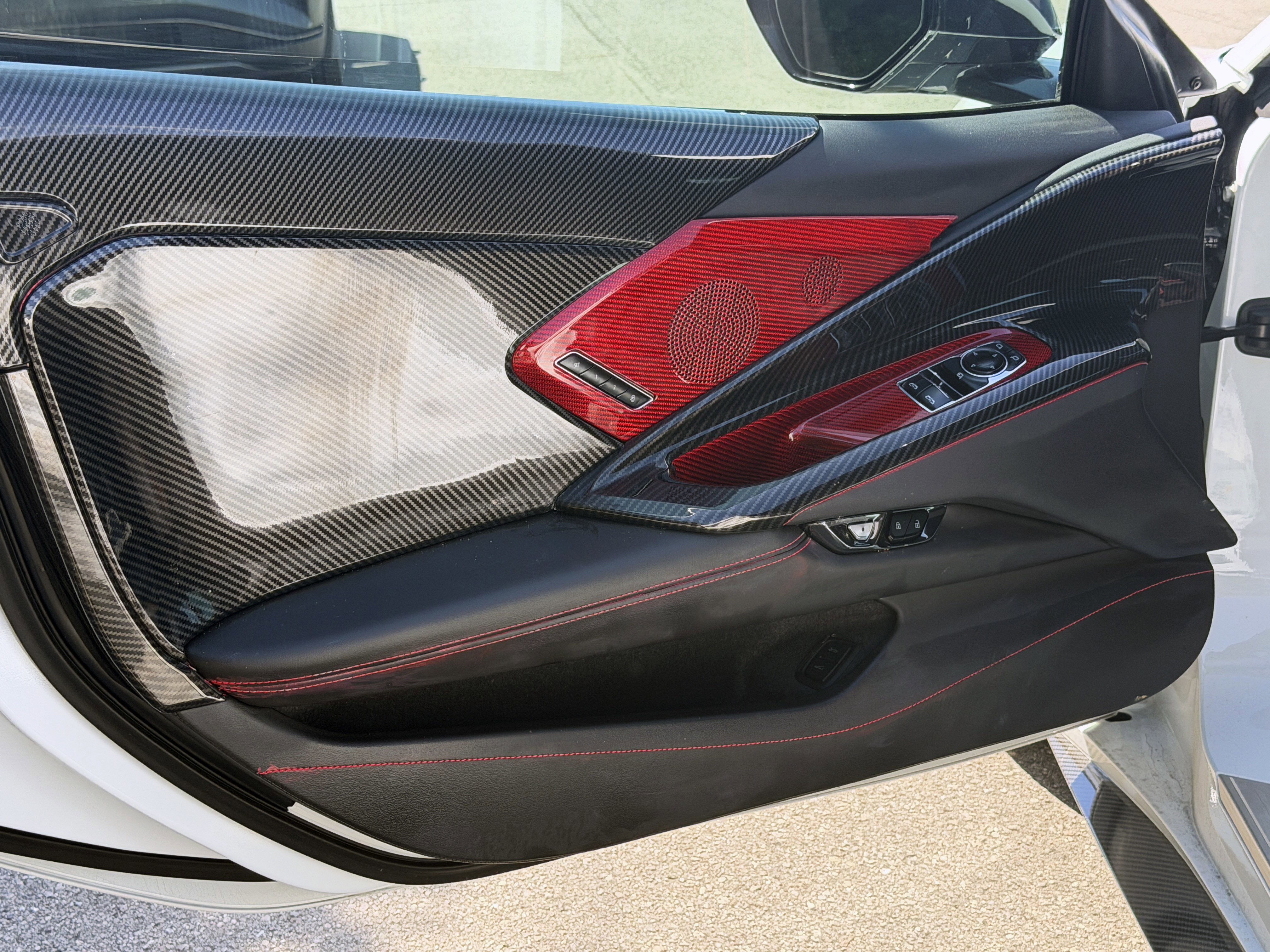 Used 2025 Chevrolet Corvette Stingray Preferred Cpe w/ Z51 Performance Package RWD image 4