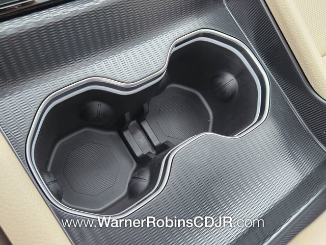 New 2025 Jeep Grand Cherokee Limited w/ Luxury Tech Group II image 24