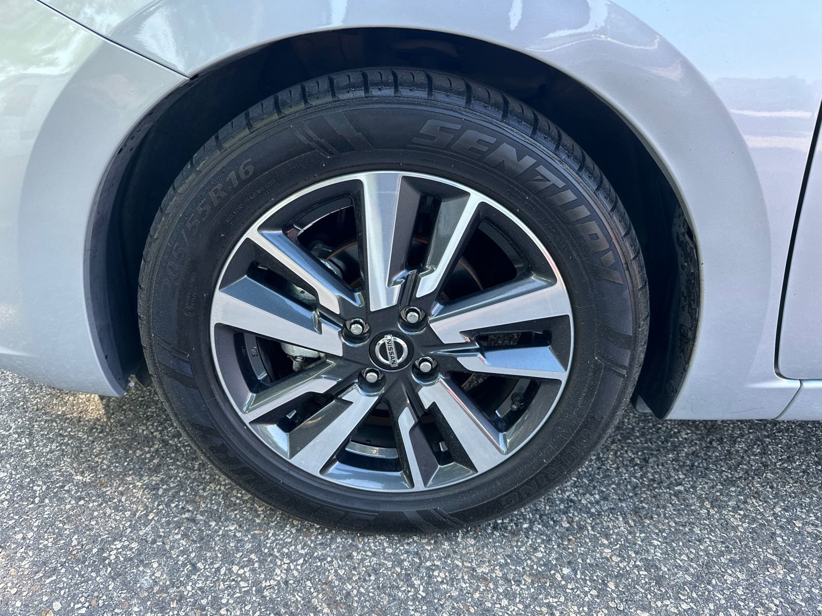 Used 2021 Nissan Versa SV image 11