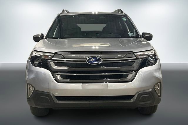 Used 2025 Subaru Forester Premium image 2