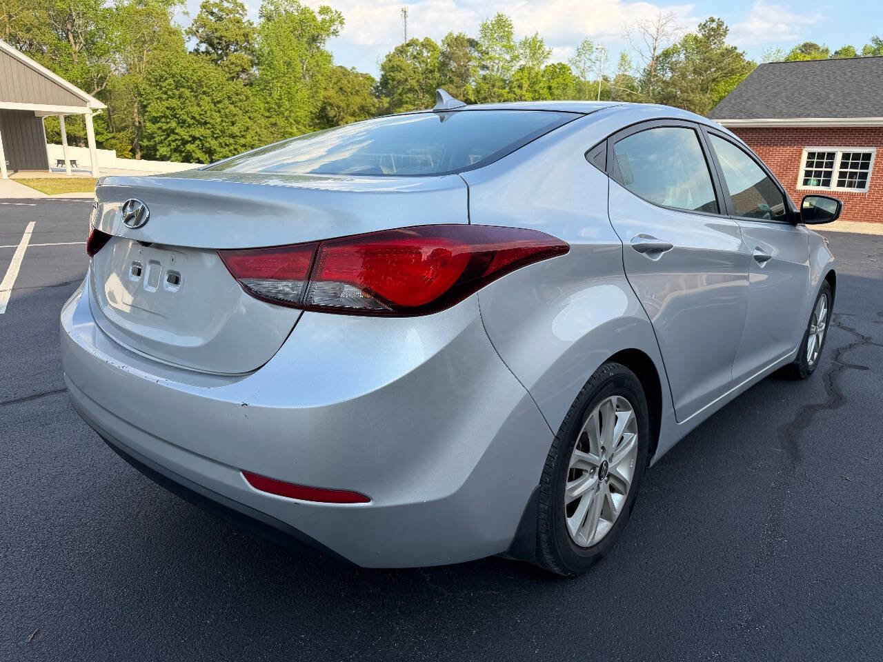 Used 2014 Hyundai Elantra SE w/ Option Group 02 FWD image 7