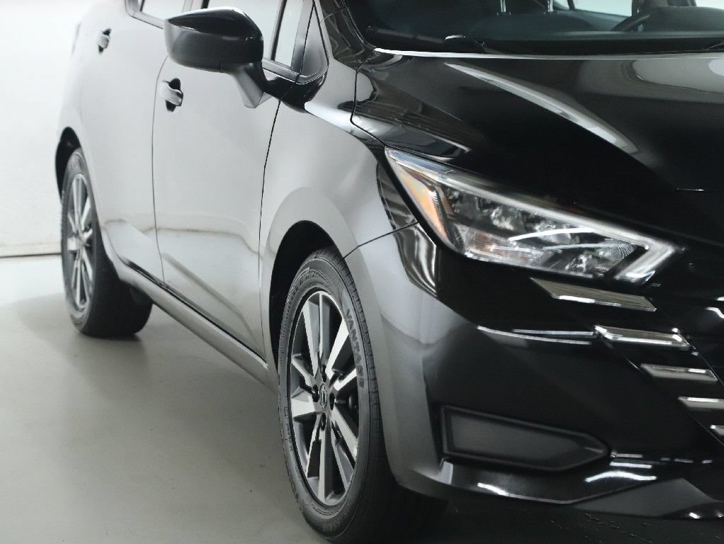 Used 2025 Nissan Versa SV FWD image 9