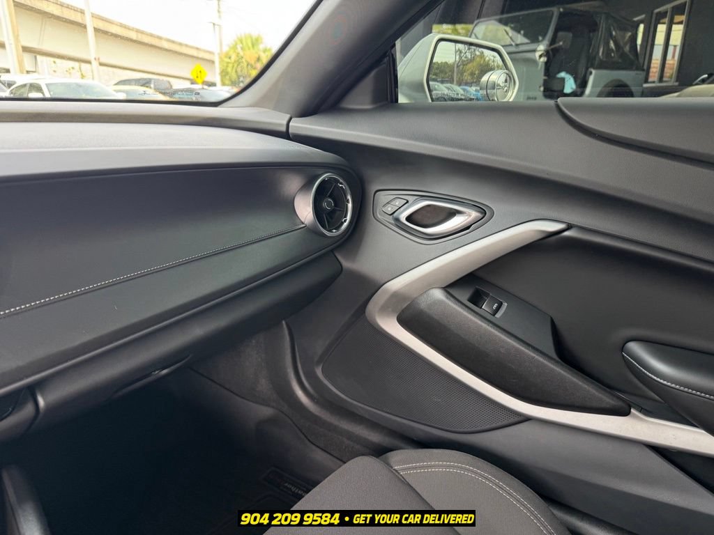 Used 2018 Chevrolet Camaro SS RWD image 22