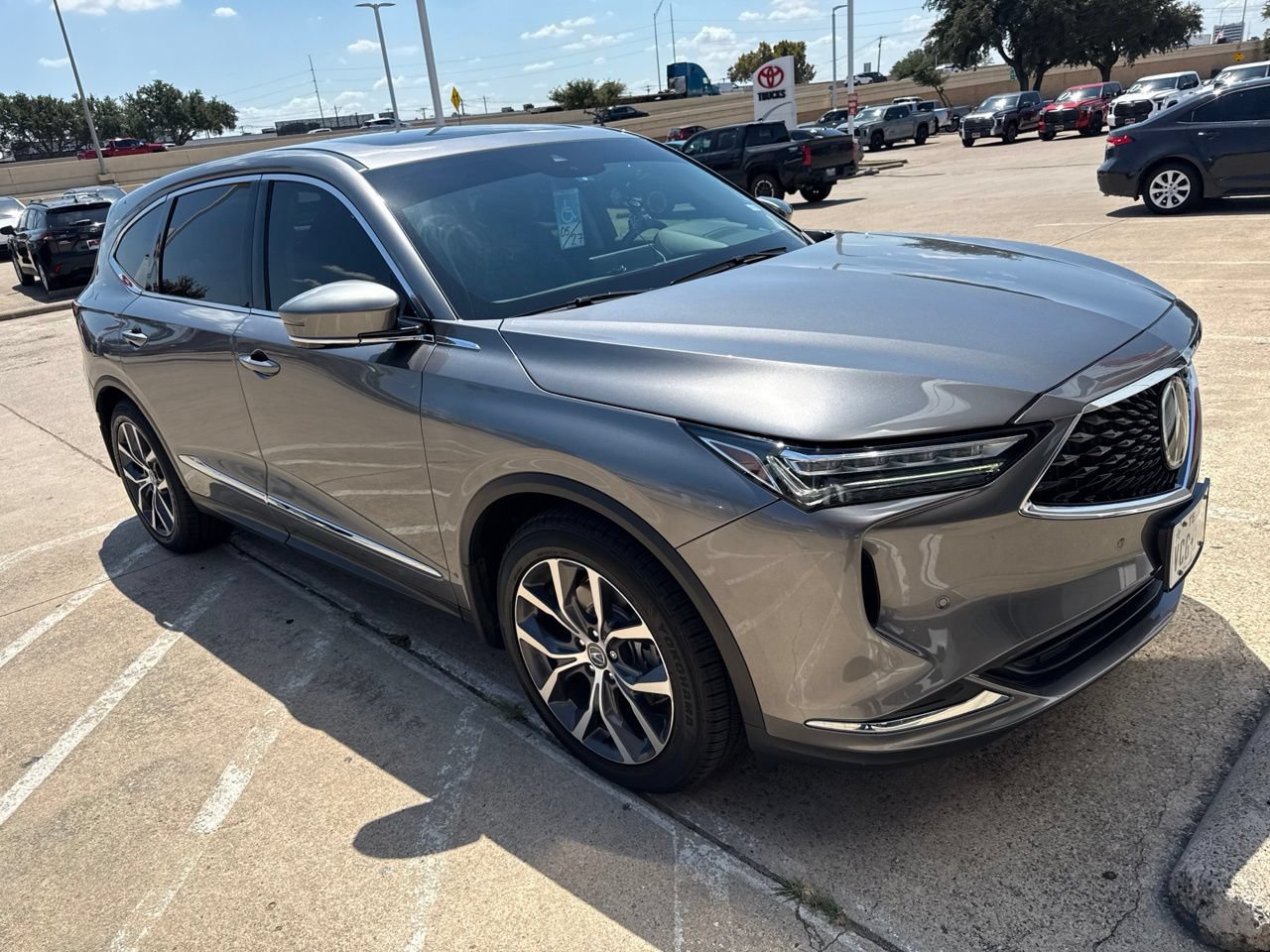 Used 2024 Acura MDX w/ Technology Package FWD image 3
