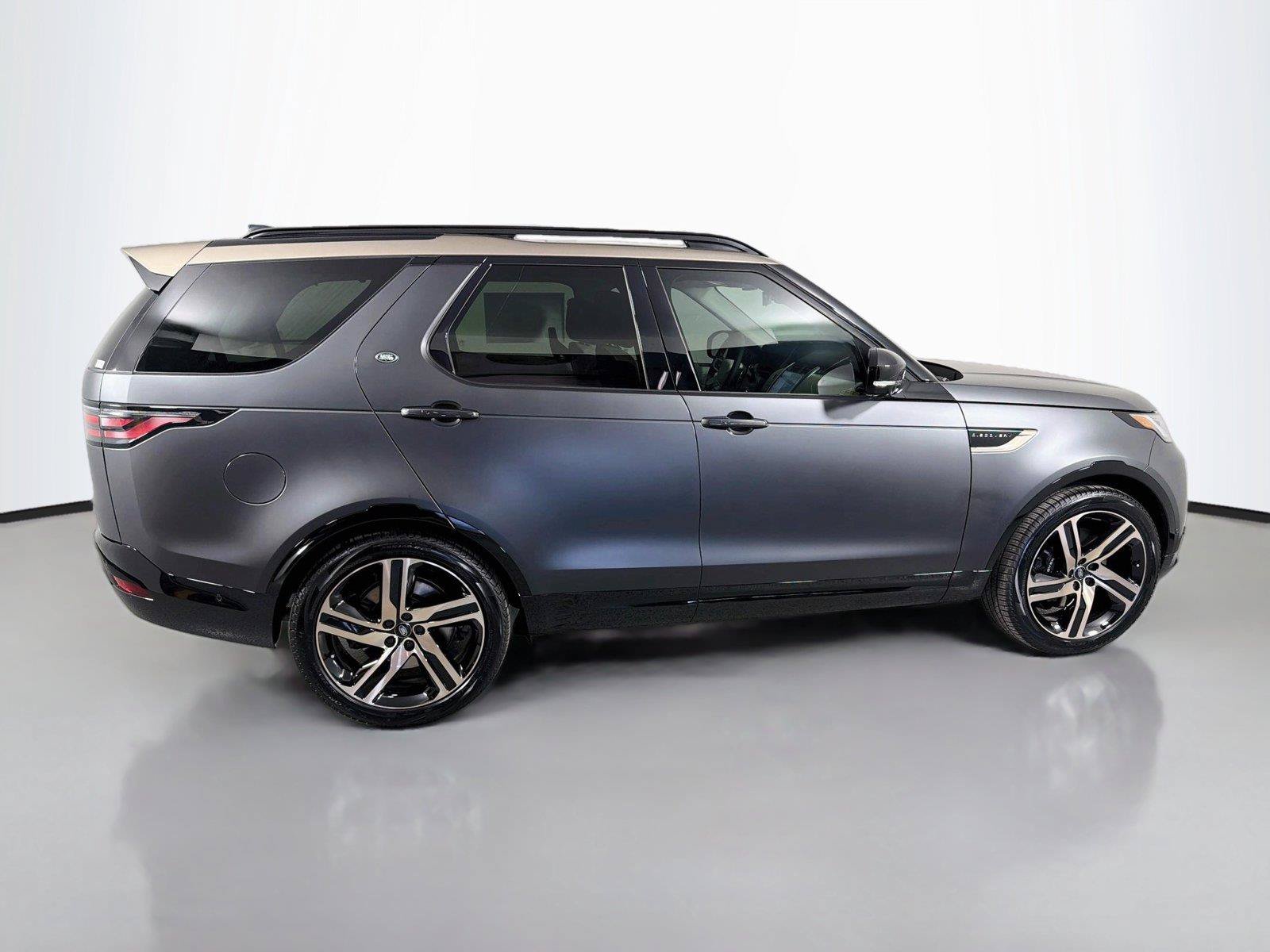 New 2026 Land Rover Discovery Limited Edition AWD/4WD image 4