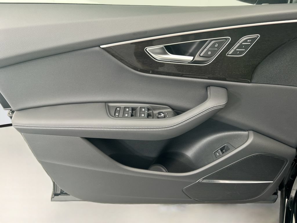 Used 2026 Audi Q8 Premium Plus w/ Premium Plus Package AWD/4WD image 23